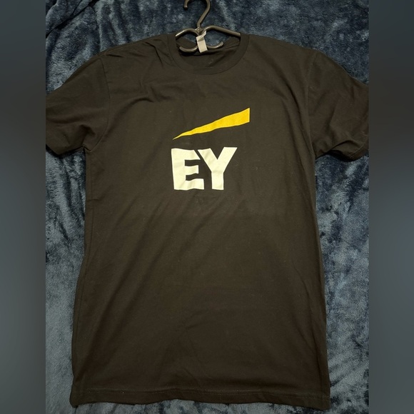 Black T-Shirt - Picture 1 of 6